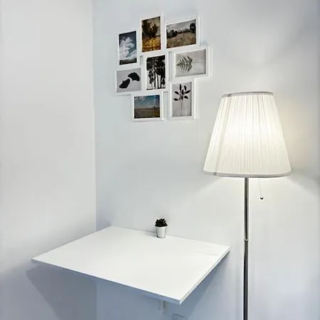 Studio Projecteur Metro 100m * Сент-Уан